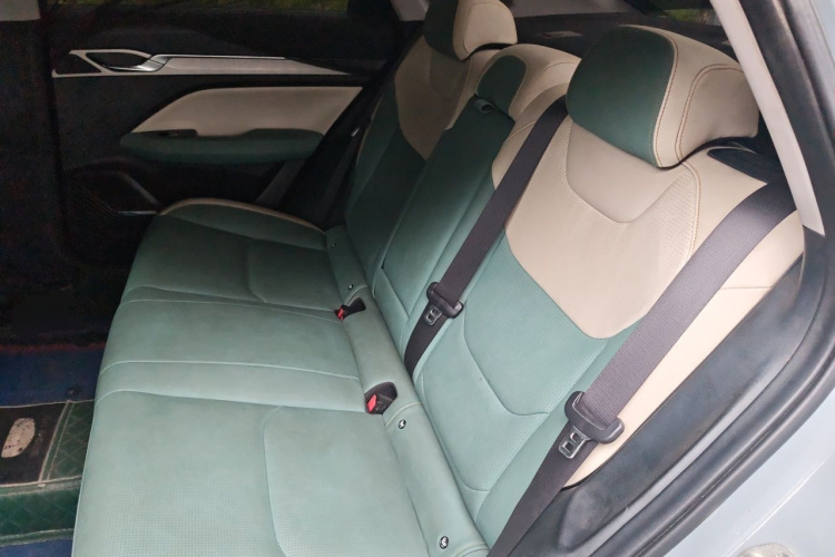 GEELY Emgrand L HiP 2022 #10 GEELY Emgrand L HiP 2022 immagine di auto #10