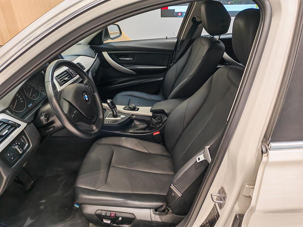 BMW 3 Series 2014 car image #8