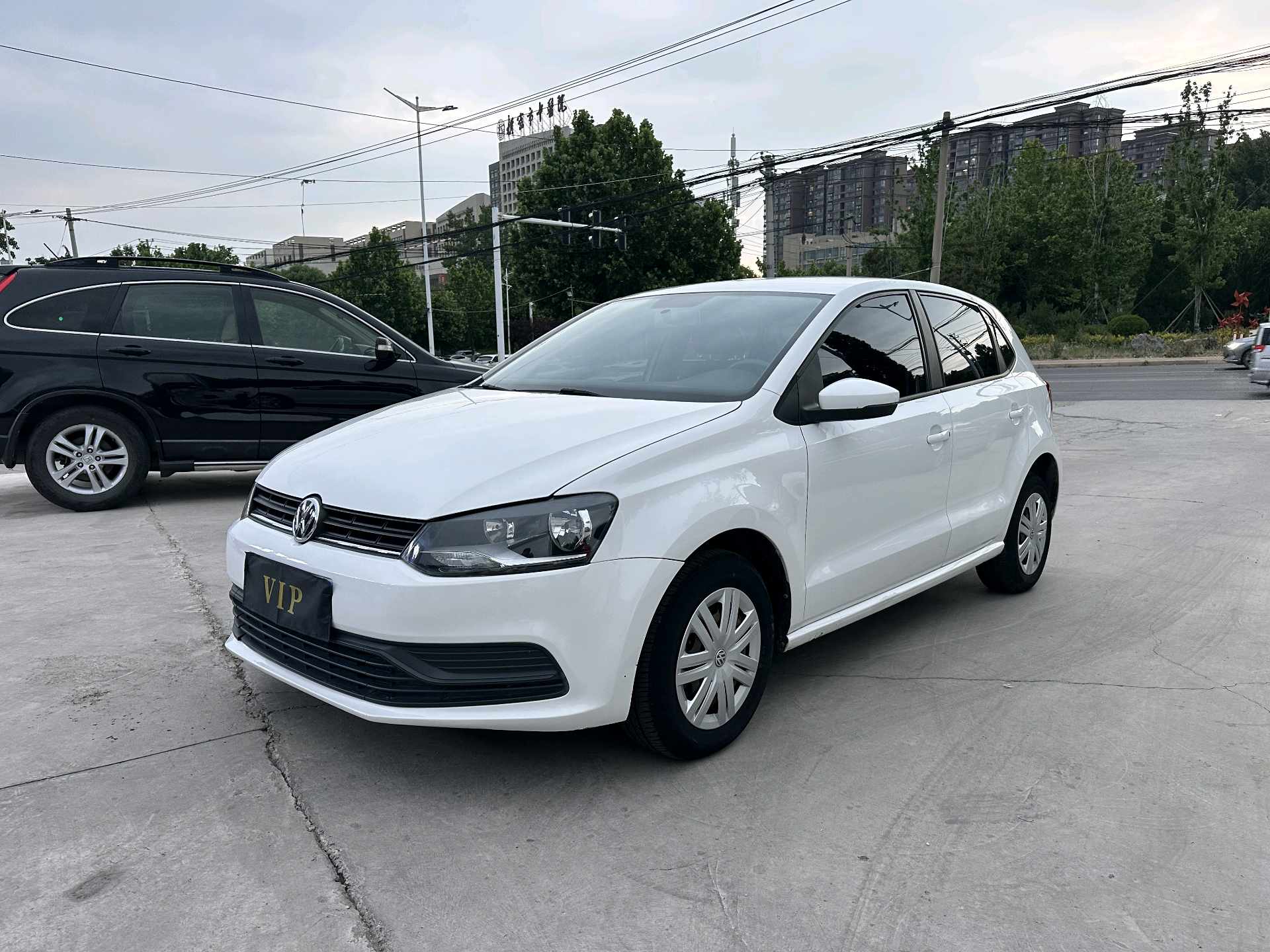 Volkswagen Polo 2017 car image 