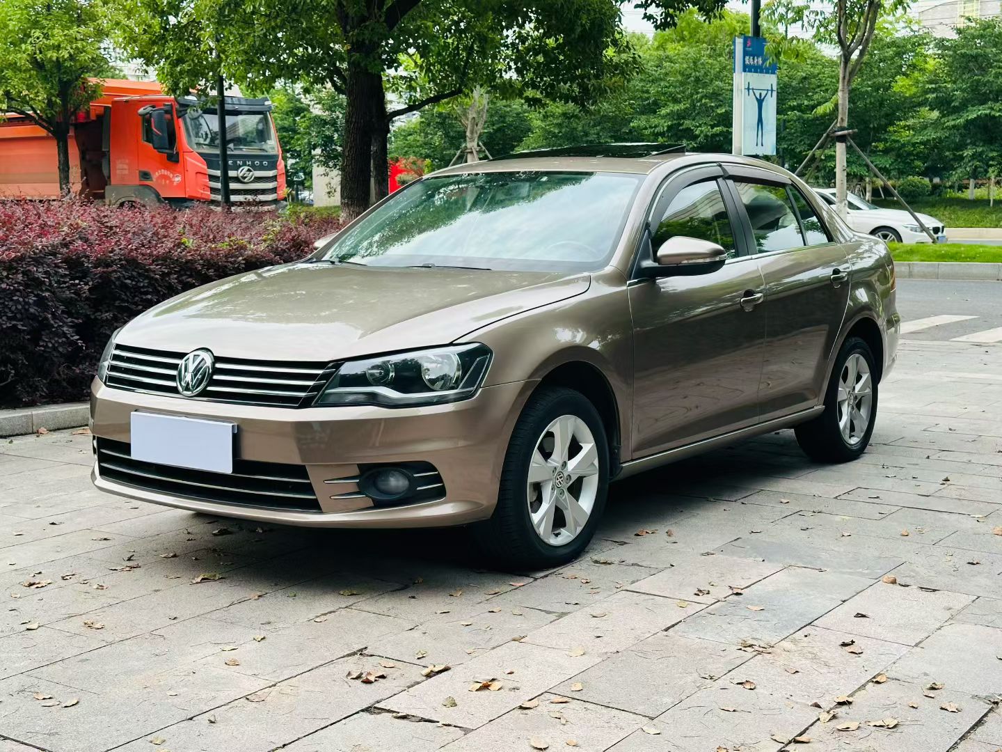 Volkswagen Bora 2014 car image 
