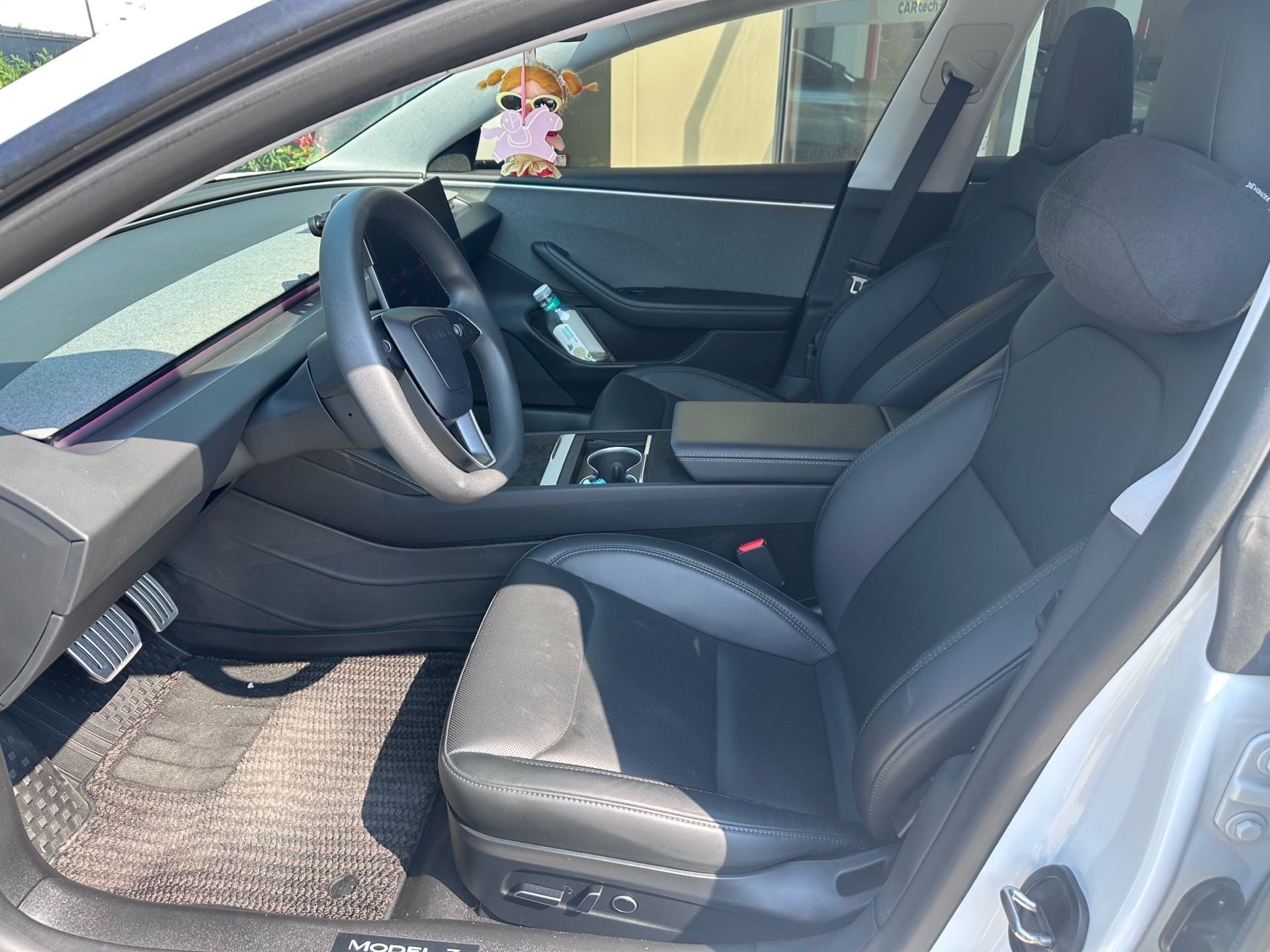 Tesla Model 3 2024 car image #2