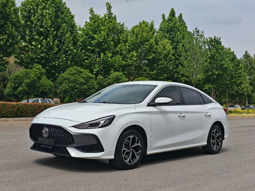 MG 5 2023 immagine di auto 