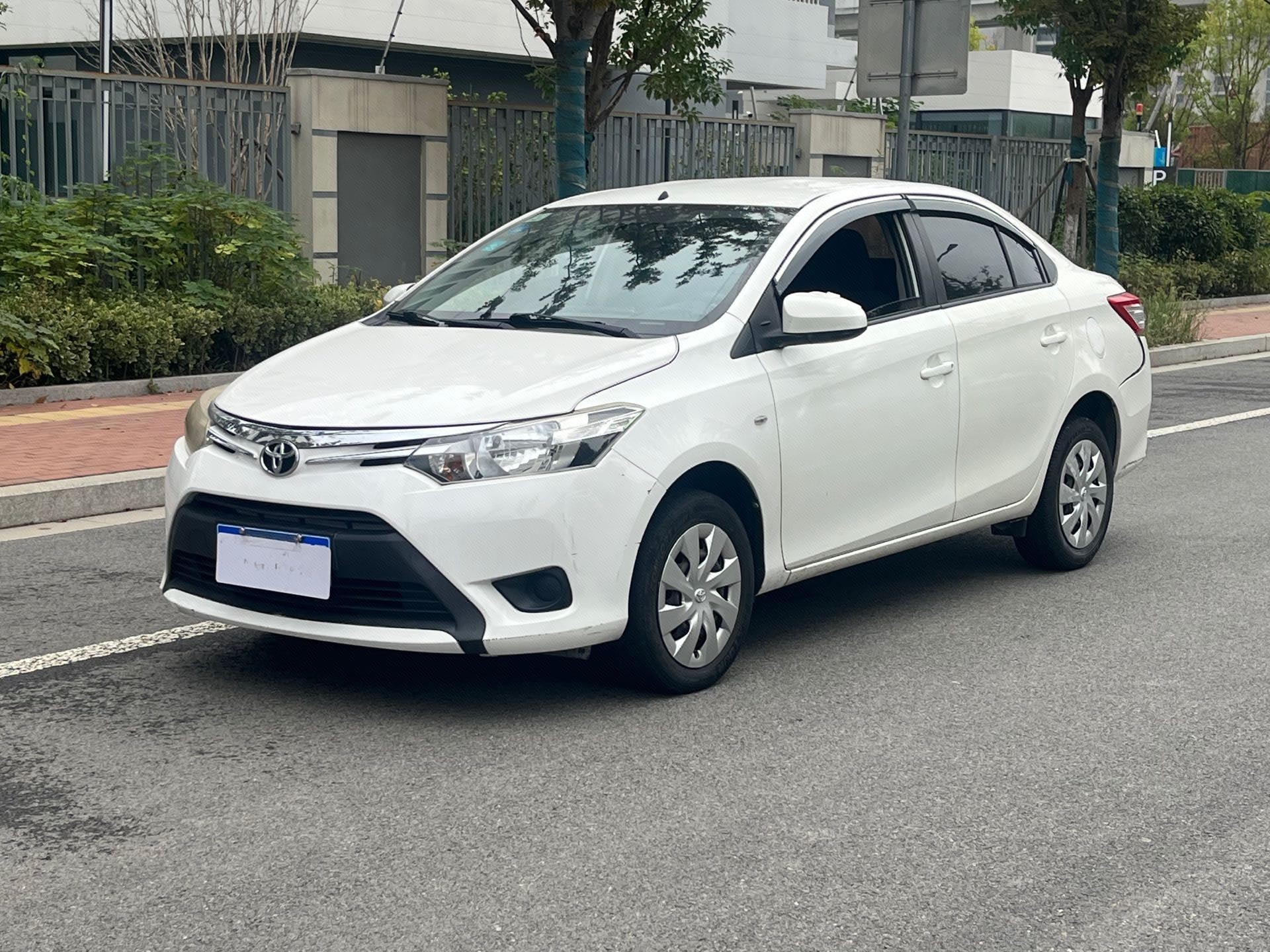 Toyota Vios 2015 Toyota Vios 2015 car image