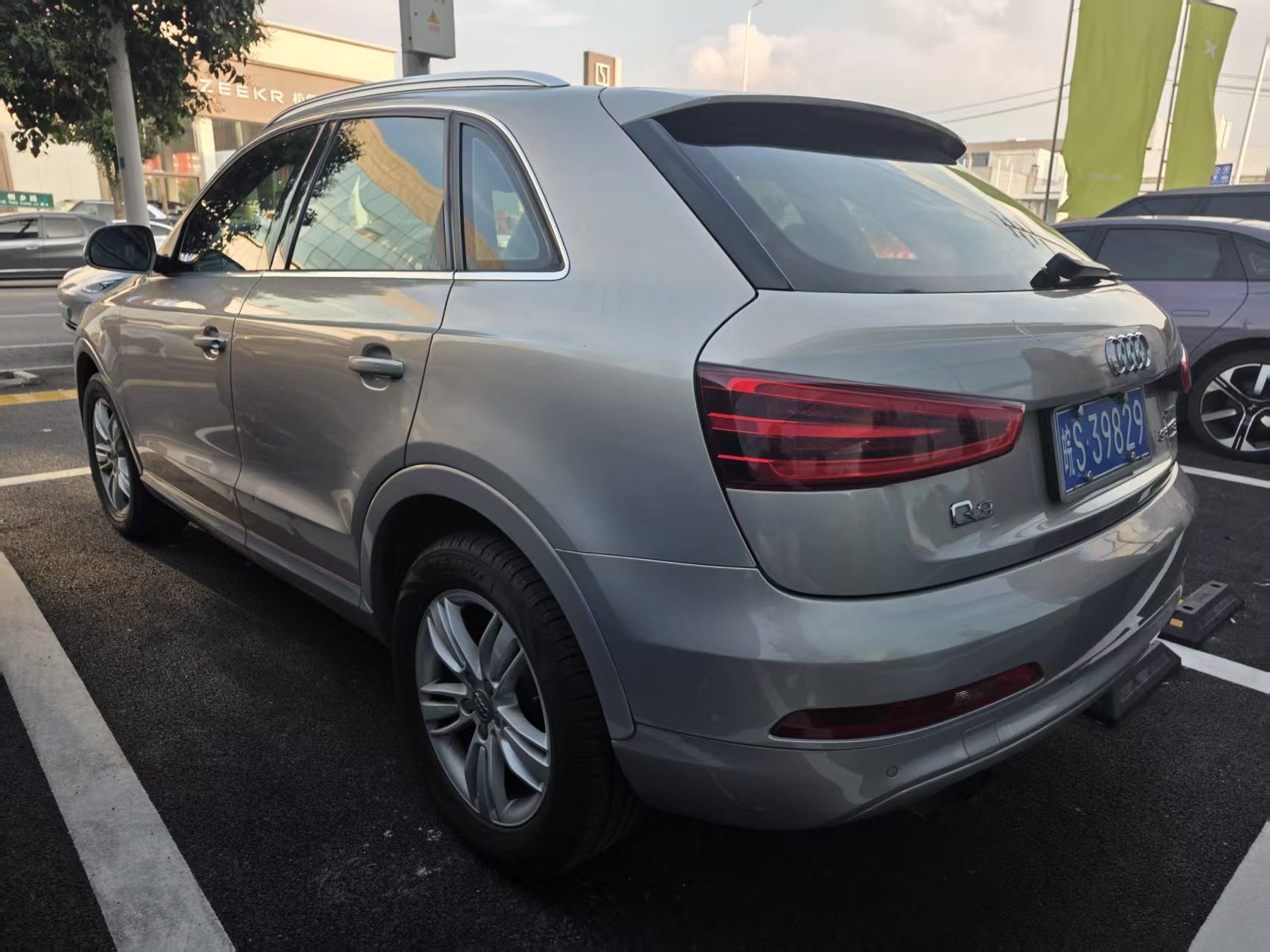 Audi Q3 2013 car image #8