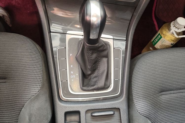 Volkswagen Golf 2020 car image #14