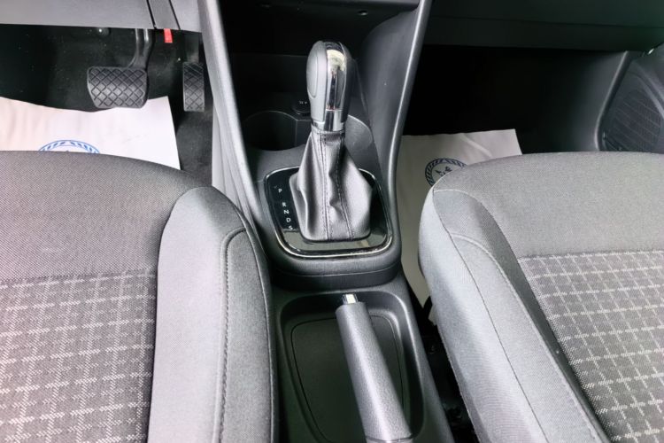 Volkswagen Polo 2019 car image #14