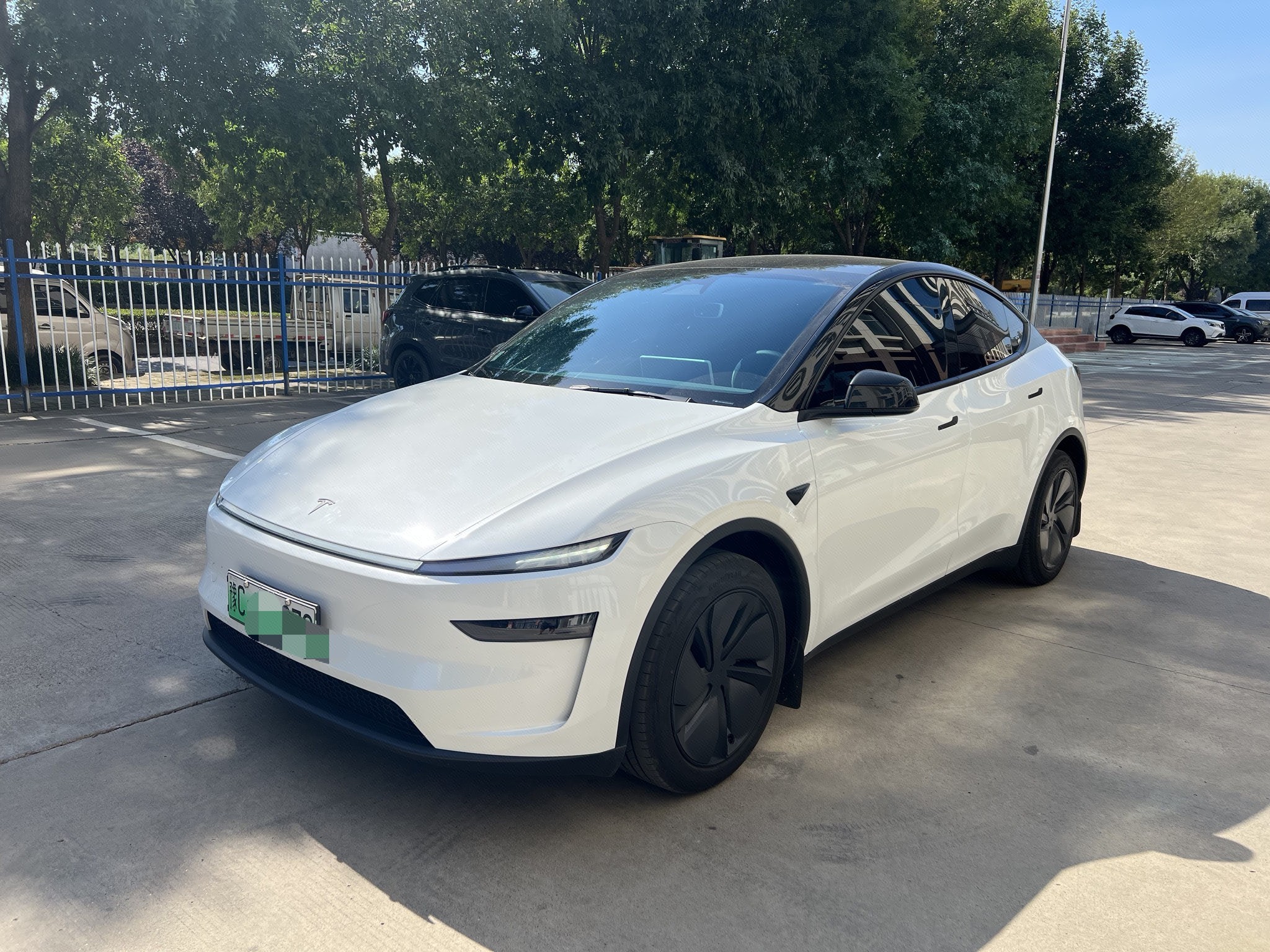 Tesla Model Y 2026 car image 
