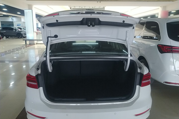 Volkswagen Lavida 2019 #19 Volkswagen Lavida 2019 car image #19