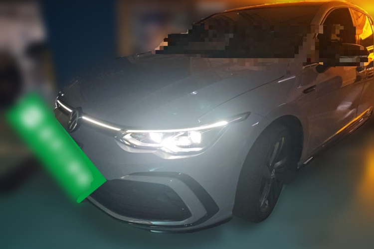 Volkswagen Golf 2024 car image #2