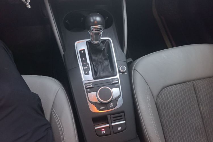 Audi A3 2018 car image #14