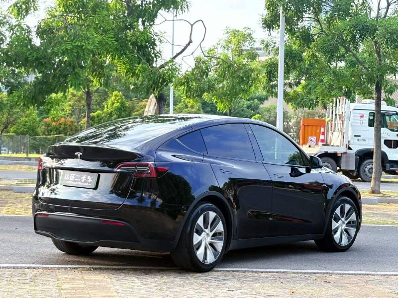 Tesla Model Y 2022 #3 Tesla Model Y 2022 car image #3