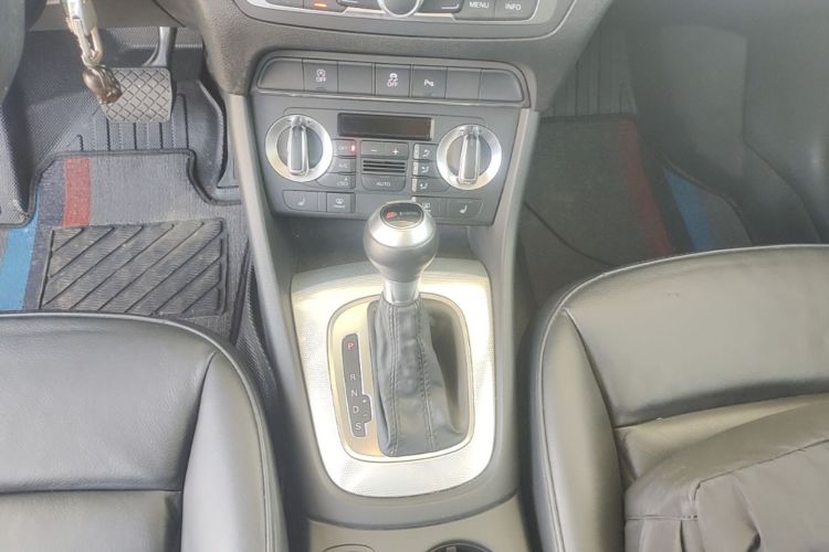 Audi Q3 2015 #14 Audi Q3 2015 car image #14