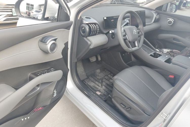 BYD Yuan Plus 2025 immagine di auto #16