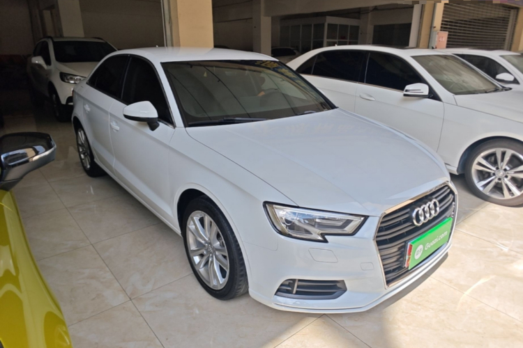 Audi A3 2018 car image #4