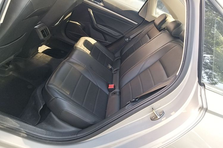 Volkswagen Lavida 2018 car image #17