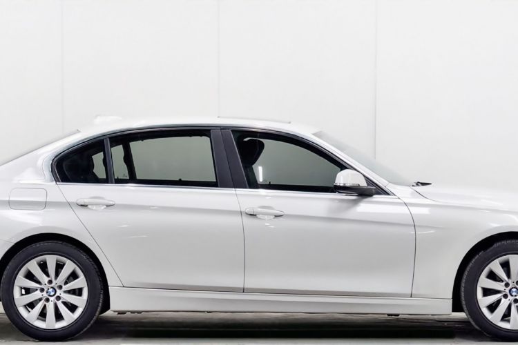 BMW 3 Series 2017 #11 BMW 3 Series 2017 car image #11