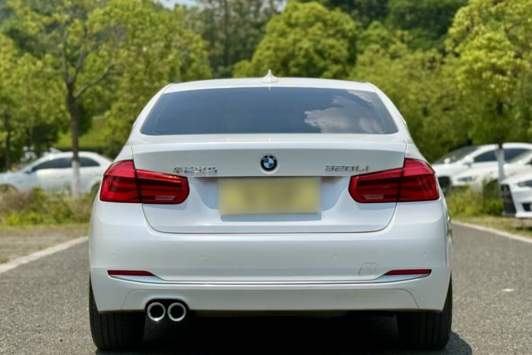 BMW 3 Series 2019 car image #6