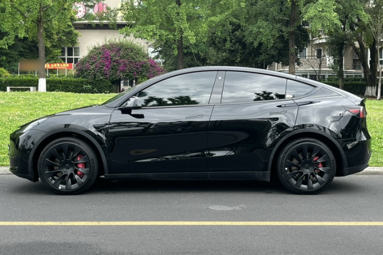 Tesla Model Y 2022 car image #7
