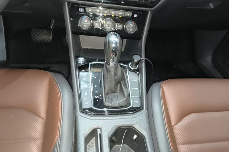 Volkswagen Lavida 2019 car image #14