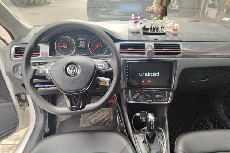 Volkswagen Santana 2020 car image #11