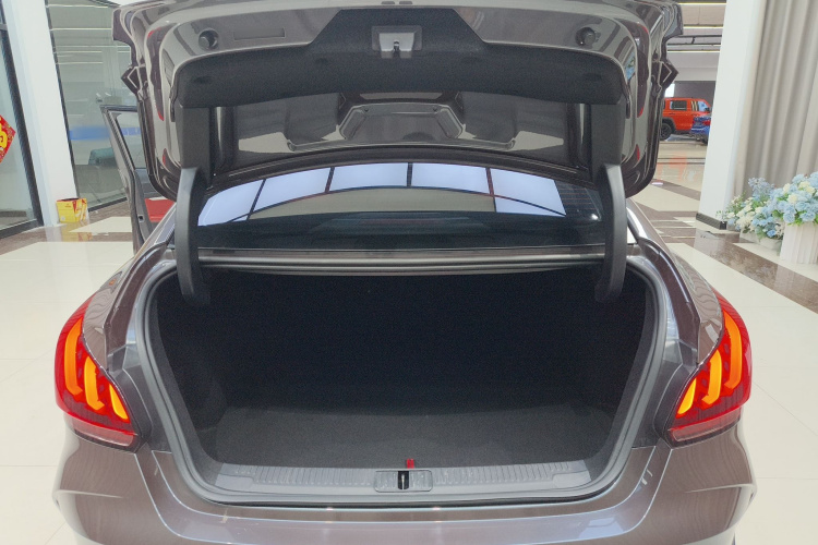 MG 5 2021 imagen de coche #22