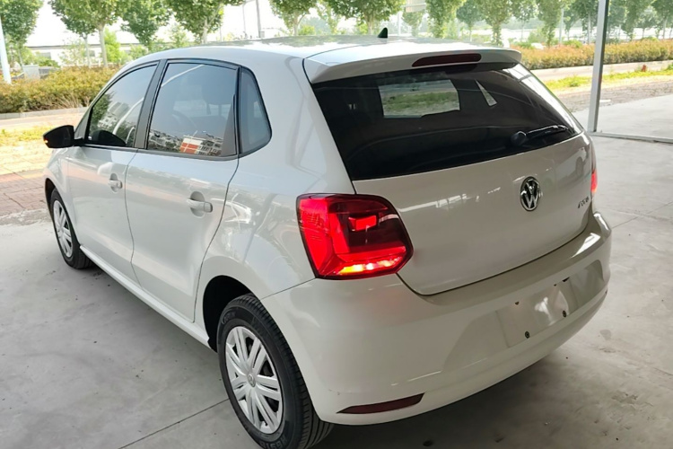 Volkswagen Polo 2017 car image #5