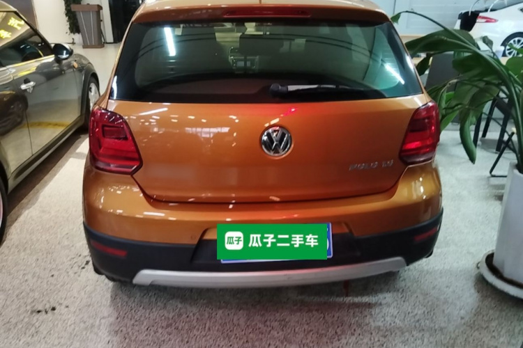 Volkswagen Polo 2015 car image #6