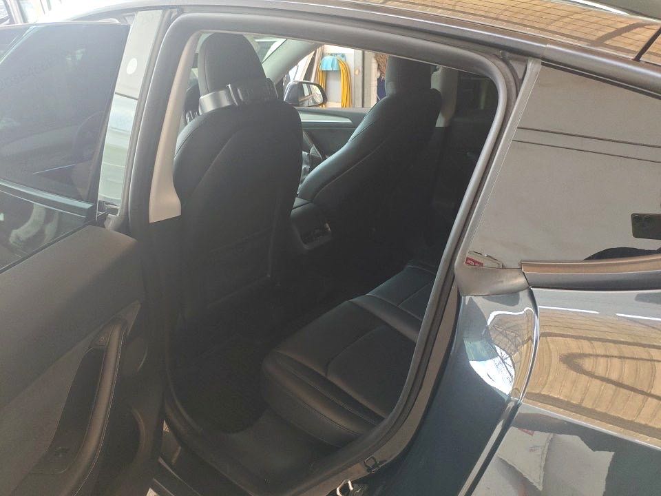 Tesla Model Y 2024 car image #6