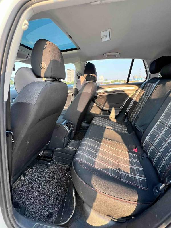 Volkswagen Golf 2014 car image #8