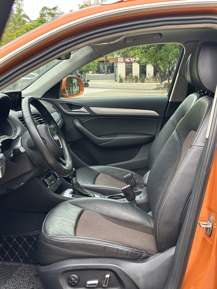 Audi Q3 2017 car image #8