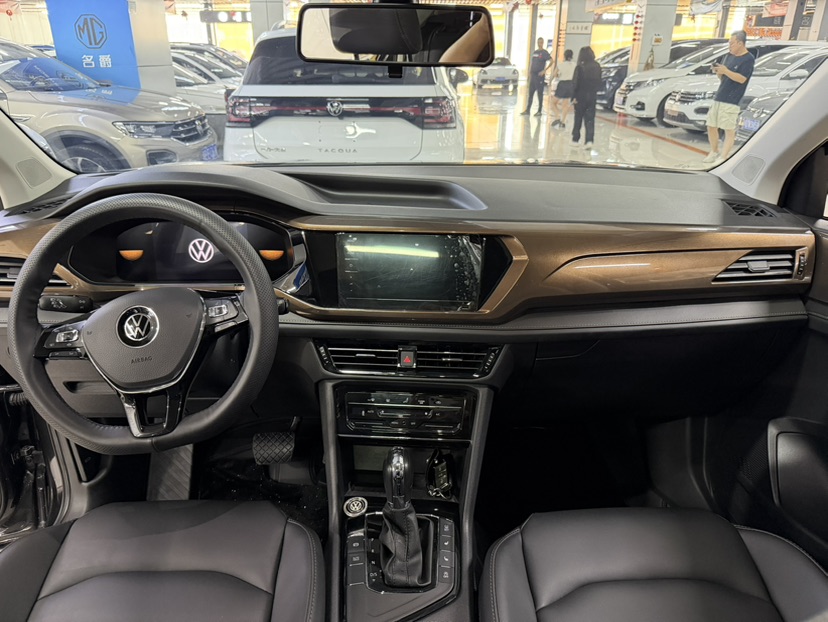 Volkswagen Tharu 2023 car image #7
