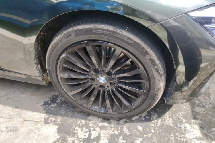 BMW 3 Series 2018 car image #9