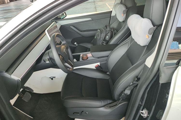 Tesla Model Y 2023 #15 Tesla Model Y 2023 car image #15