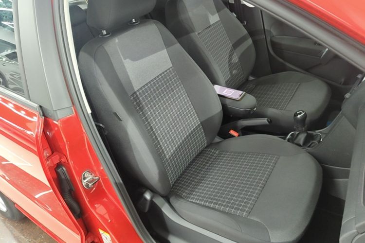 Volkswagen Polo 2014 car image #26