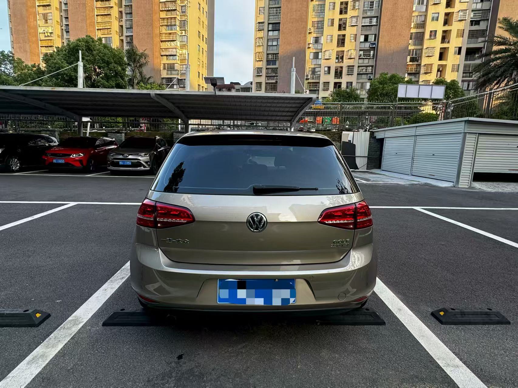Volkswagen Golf 2016 car image #6