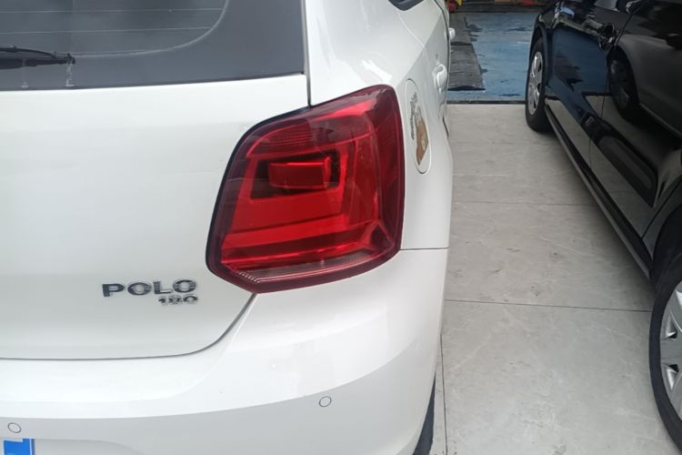 Volkswagen Polo 2017 car image #8