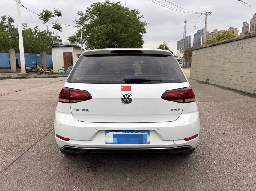 Volkswagen Golf 2019 car image #4