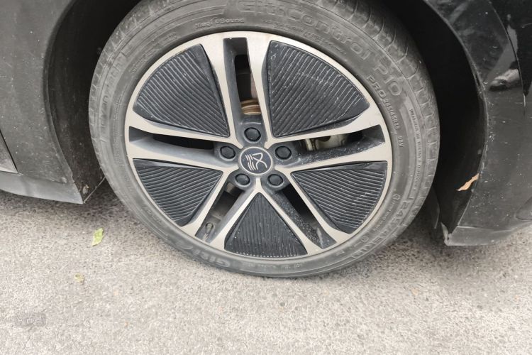 BYD Han 2023 car image #9