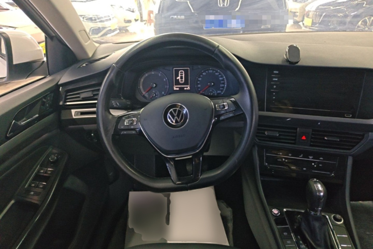 Volkswagen Bora 2021 car image #11