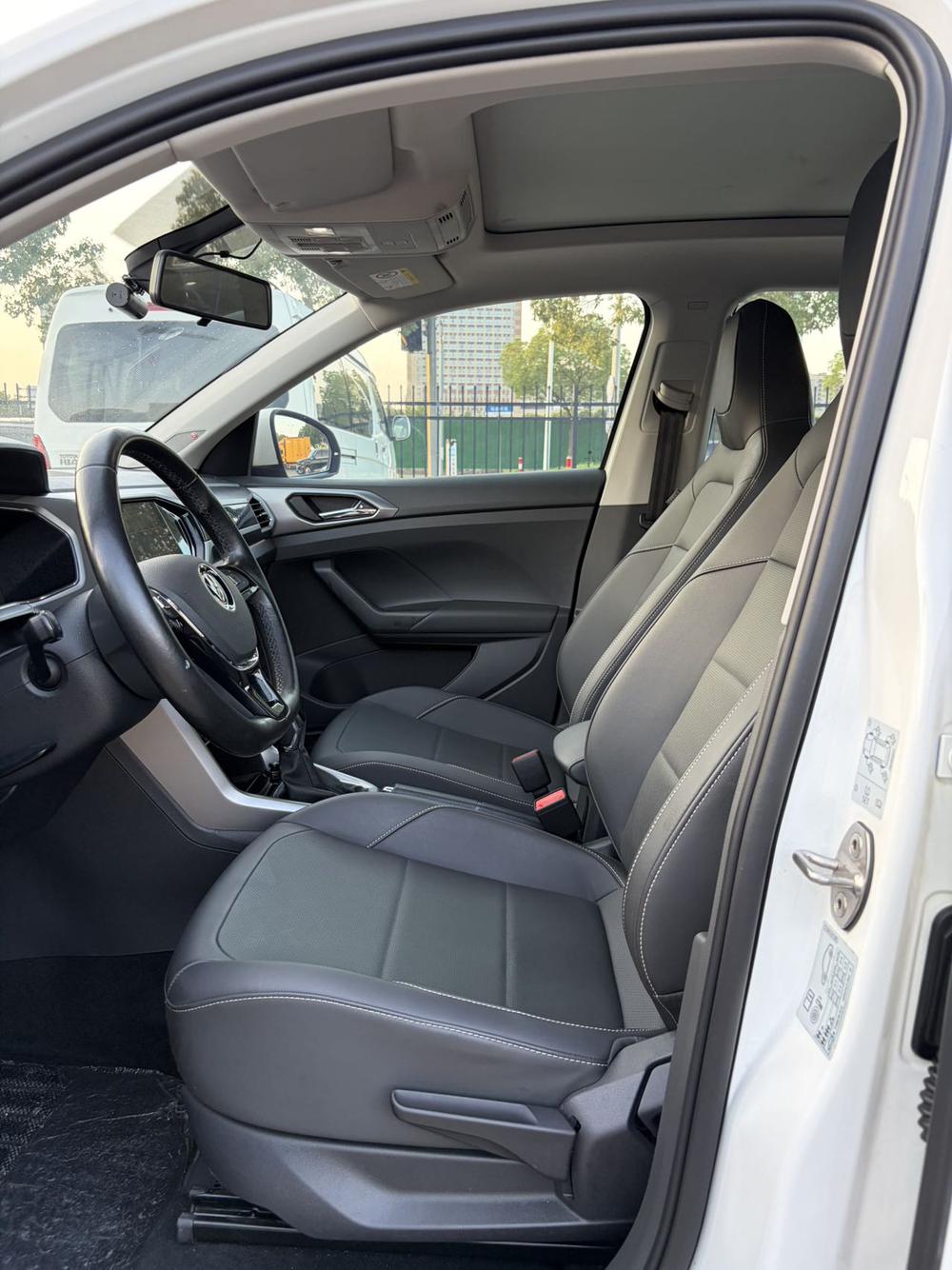 Volkswagen T-Cross 2021 car image #18