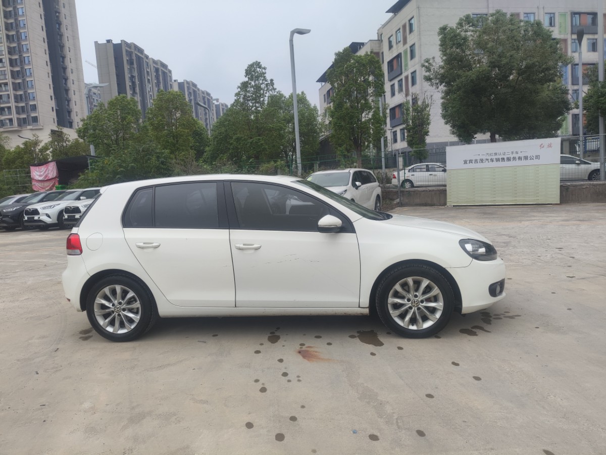 Volkswagen Golf 2014 car image #4