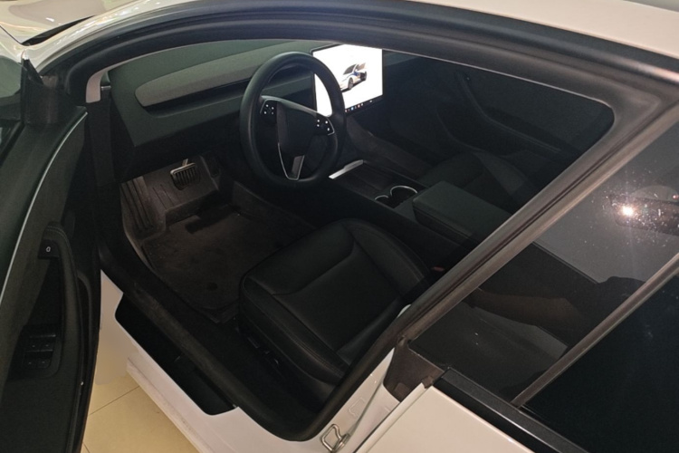 Tesla Model 3 2024 #16 Tesla Model 3 2024 car image #16