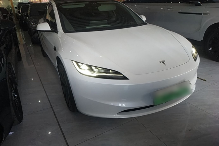 Tesla Model 3 2025 #4 Tesla Model 3 2025 изображение автомобиля #4