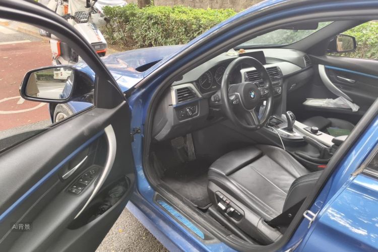 BMW 3 Series 2018 car image #18