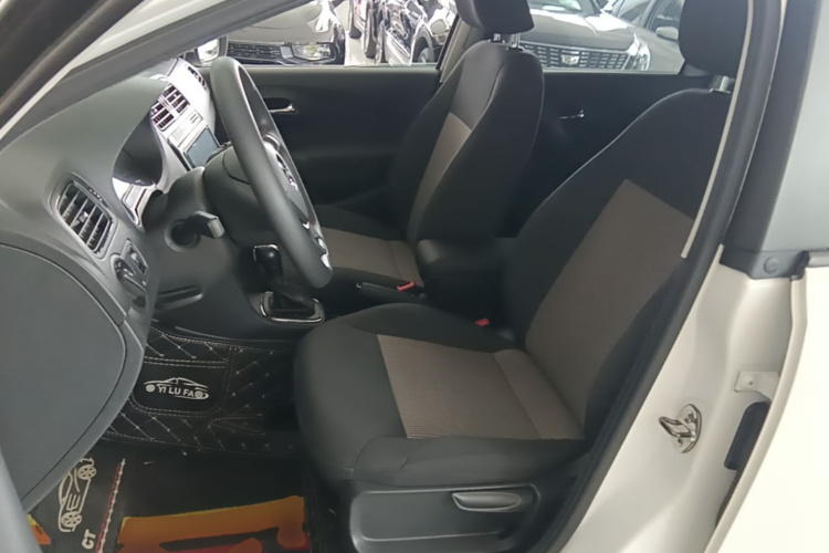 Volkswagen Polo 2018 #15 Volkswagen Polo 2018 car image #15