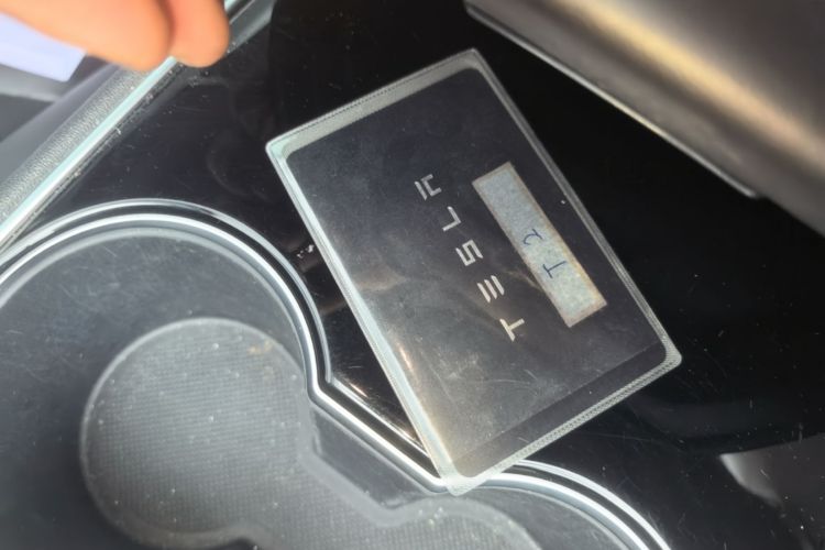 Tesla Model 3 2020 immagine di auto #10