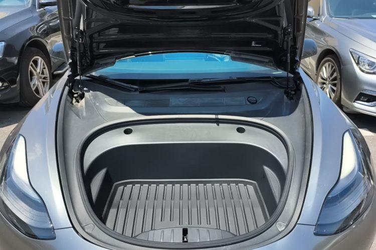 Tesla Model 3 2022 car image #22