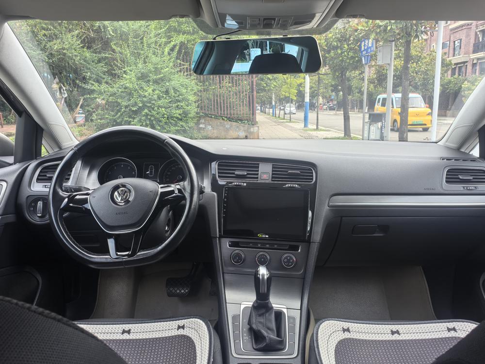 Volkswagen Golf 2014 car image #12