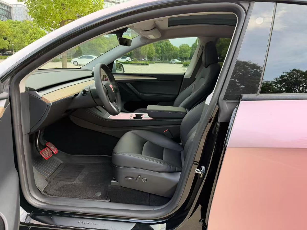 Tesla Model Y 2023 #5 Tesla Model Y 2023 car image #5