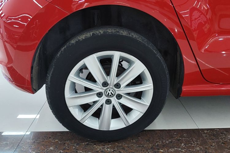 Volkswagen Polo 2014 car image #10